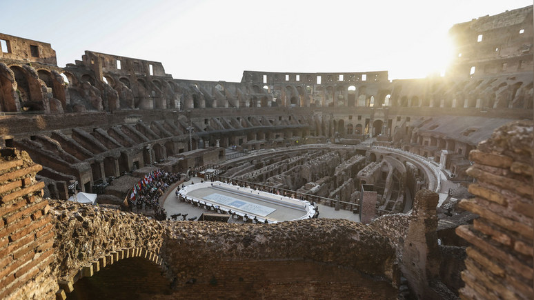 Times: эксперты оценили символическую стоимость Колизея в 77 млрд евро 