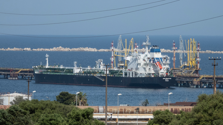 Большие дыры в западных санкциях — Independent узнала об участии британских судов  в транспортировке российской нефти