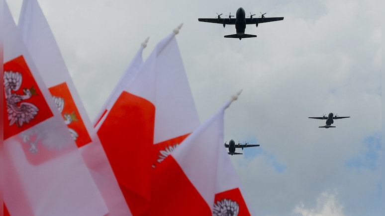 Rzeczpospolita: пора прекращать «войну» с ЕС — одни национальные танки и самолëты не обеспечат Польше безопасности
