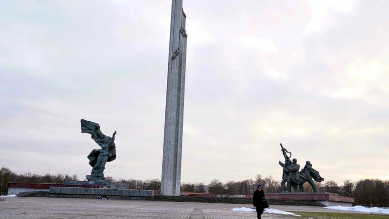 DELFI: памятник освободителям Риги утилизируют после демонтажа
