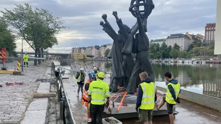 ERR: в Хельсинки демонтировали советский памятник «Мир во всём мире»