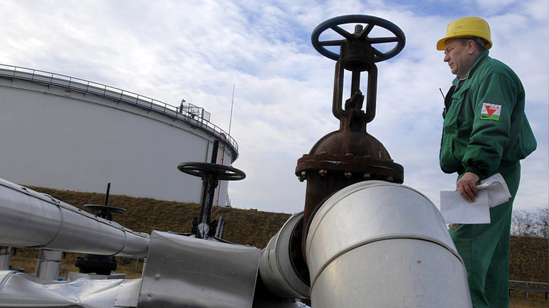 Forbes: сокращение поставок российской нефти в Восточную Европу привело к росту цен