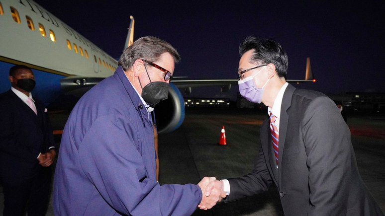 NYPost: не прошло и двух недель с визита Пелоси, как на Тайвань приехала ещё одна делегация конгресса США