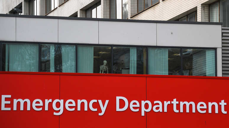 Guardian: британские власти признали, что крыши в 34 больницах Англии могут обрушиться в любой момент