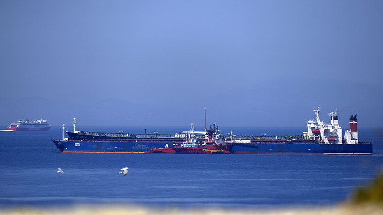 Insider: «таинственный посредник» выкупил флотилию танкеров для перевозки российской нефти