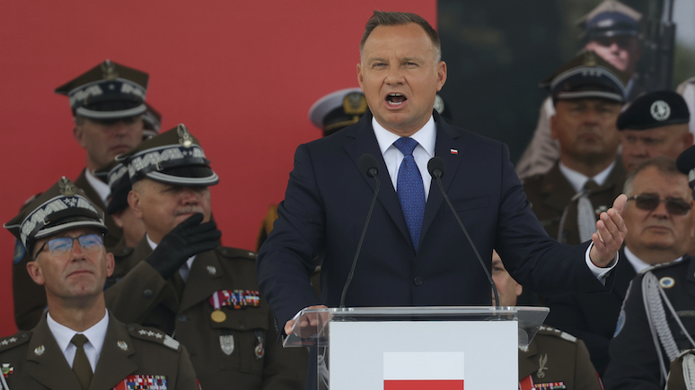 «Страна в опасности»: в День Войска польского Дуда напомнил о вражеских угрозах