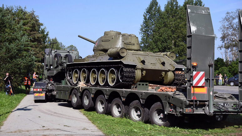Экс-глава МИД Эстонии: советский танк в Нарве был знаком агрессии и угрозы