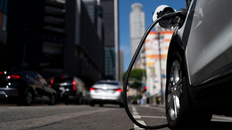 Guardian: эксперты предупреждают, что растущие цены на энергоносители угрожают будущему электромобилей