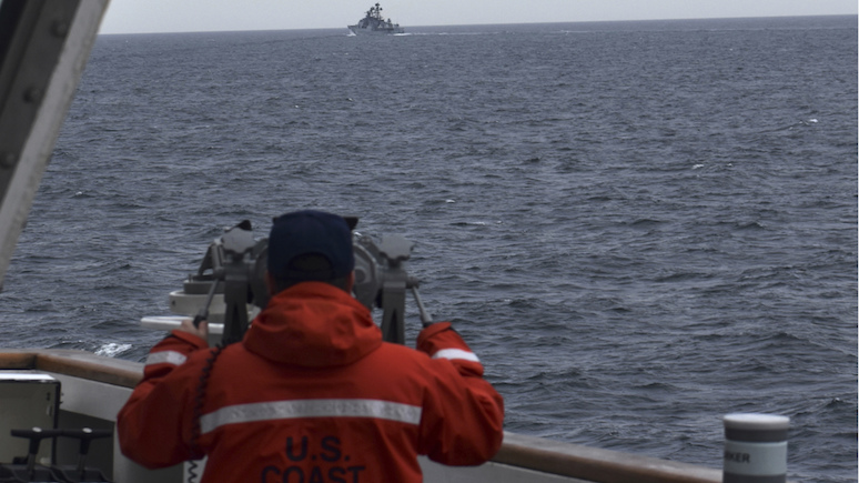 CBS NEWS: береговая охрана США засекла военные корабли России и Китая недалеко от Аляски