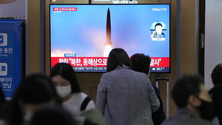ABC News: Пхеньян испытал две ракеты малой дальности перед прибытием Харрис в Южную Корею