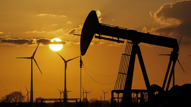 WSJ: ОПЕК+ обсудит сокращение добычи нефти на 1 млн баррелей в день