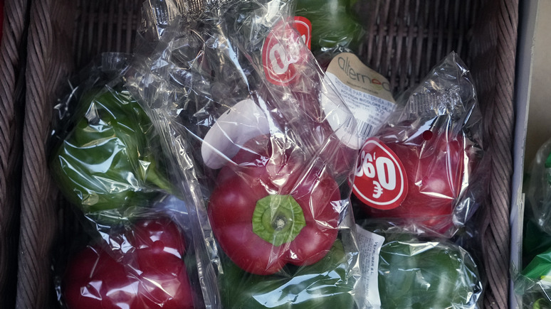 «Клиенты обалдевают»: кассиры супермаркетов рассказали Le Monde, как инфляция изменила потребительские привычки французов