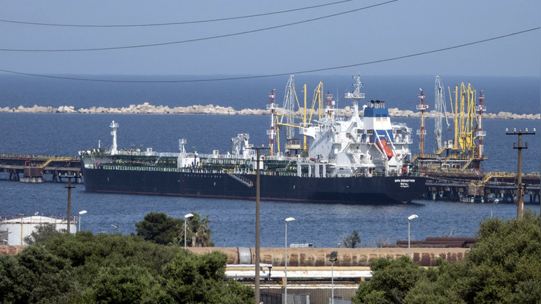 Bloomberg: ЕС стремится исключить из санкций лоцманов для российских танкеров — чтобы снизить риск аварий