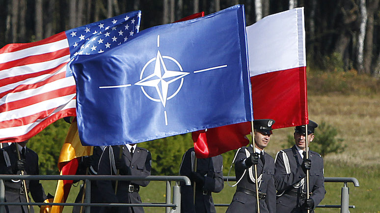 Polskie Radio: большинство поляков поддержали идею размещения ядерного оружия США