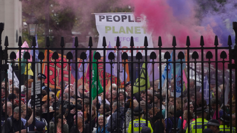 Independent: в Британии предложили усилить борьбу с «подрывными» протестами