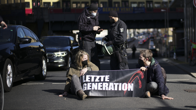 Das Erste: «угроза для жизни» — Берлин раскритиковал радикальные формы экологических протестов 