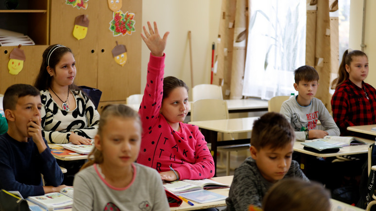 Корреспондент: из киевских школ и детсадов полностью исключат русский язык 