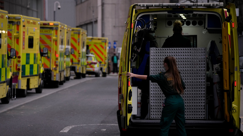 Independent: министр здравоохранения признал, что британцы рискуют умереть в ожидании скорой помощи
