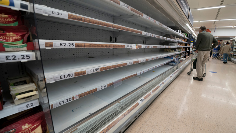Bloomberg: птичий грипп и инфляция оставили британские магазины без яиц