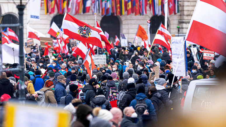 Heute: протестующие в Вене потребовали отмены антироссийских санкций