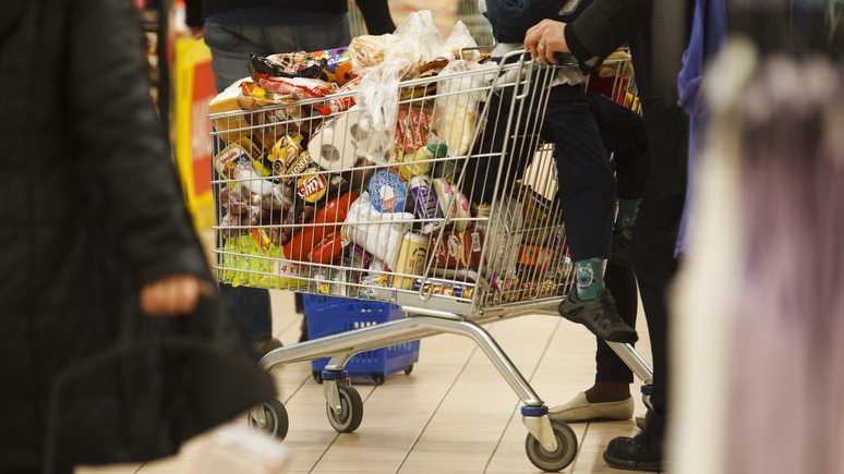 Le Figaro: из-за рекордной инфляции правительство Венгрии зафиксировало цены на продукты