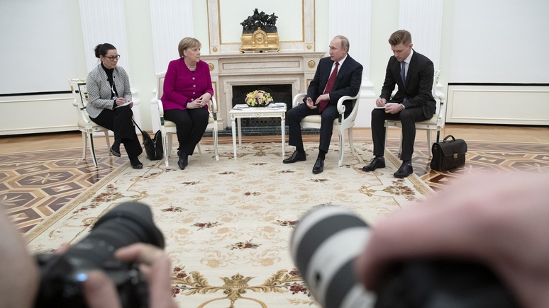 Die Welt: однопартийцы раскритиковали Меркель за мягкость в отношениях с Россией