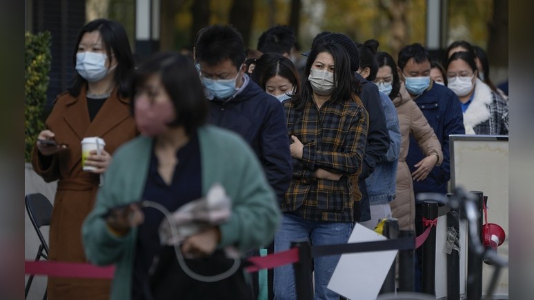 Sky News: половина населения Шанхая может заболеть ковидом уже «к концу следующей недели»