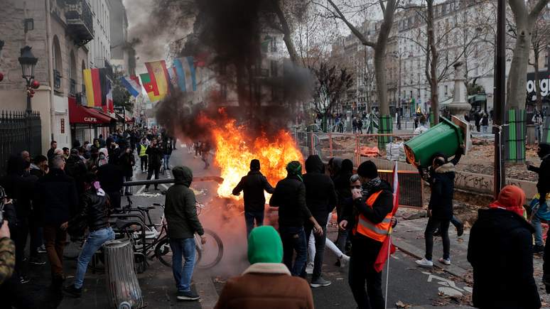 Press TV: освещение протестов в Париже и Иране указывают на двойные стандарты западных СМИ