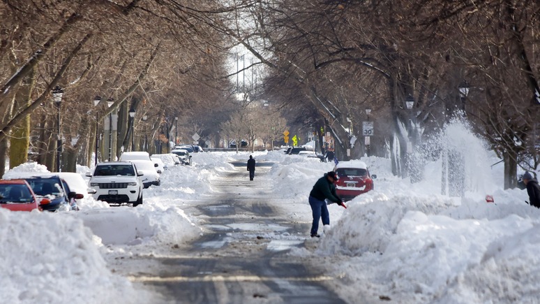 Guardian: люди гибли в машинах и в холодных домах — в США разбираются с последствиями снежной бури