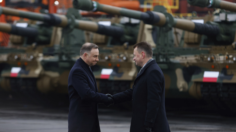 Министр обороны Польши: чем сильнее будет наша армия, тем меньше мы рискуем на восточном направлении 
