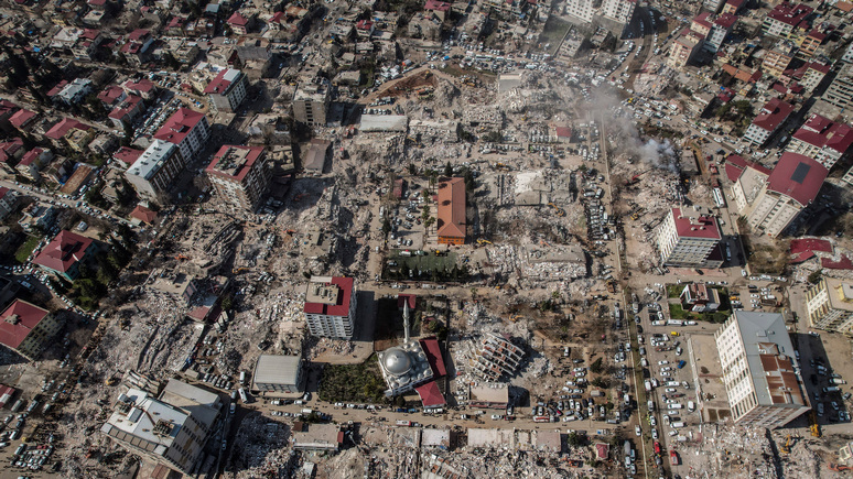 Das Erste: ущерб от землетрясения можно было ограничить — власти Турции попали под шквал критики за неэффективность превентивных мер 