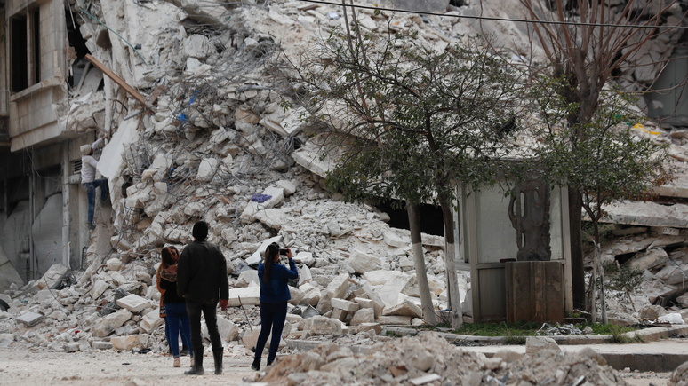 Das Erste: помощь «совершенно несоразмерна» потребностям — спустя месяц после землетрясений в Турции и Сирии на местах по-прежнему царит хаос