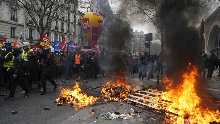 «Диалог глухих» — Le Figaro о протестах французов против пенсионной реформы