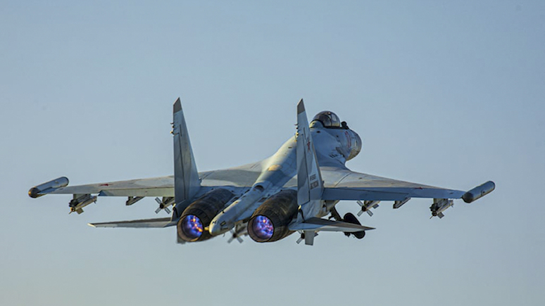 Al Arabiya: российский Су-35 сопроводил американские бомбардировщики В-52 над Балтийским морем
