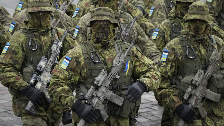 Politico: «На Украину везут металлолом, а сами закупают новое» — страны ЕС заподозрили Эстонию в «наглой» попытке обновить арсеналы за счёт Брюсселя