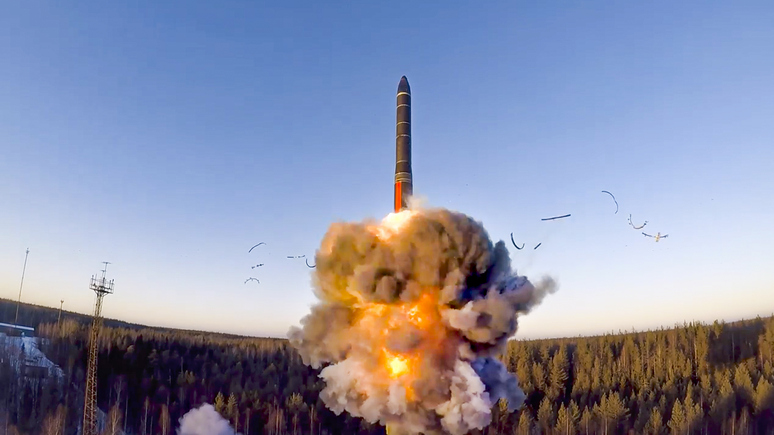 Британский политолог: Россия преуспела в «применении» ядерного оружия против Запада — и ей даже не понадобилось запускать ни одной ракеты