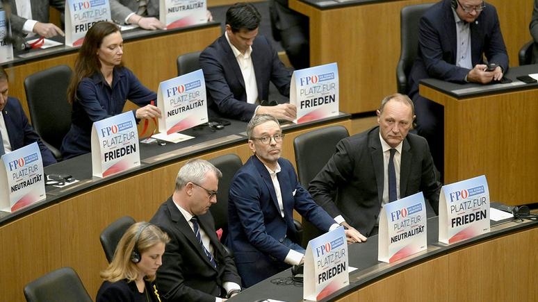Der Standard: австрийская оппозиция покинула зал парламента во время выступления Зеленского из-за «нарушения принципа нейтралитета»