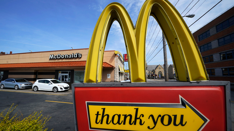 WSJ: «Макдоналдс» временно закрывает офисы в США для подготовки к сокращению персонала
