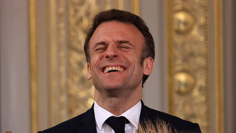 France info: лидер социалистов в Нацсобрании назвал Макрона «фанатиком», вызвавшим «демократический переворот»