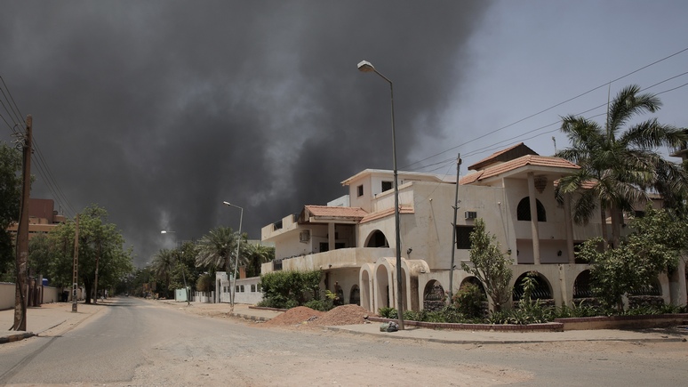 Le Monde: в Судане вспыхнули бои между армией и повстанцами