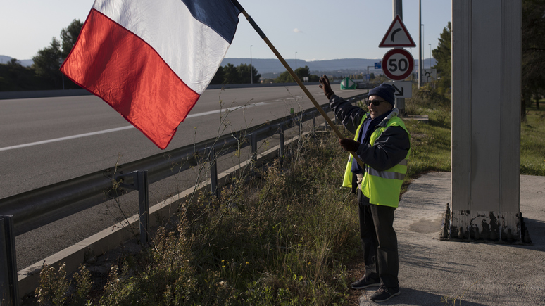 Boulevard Voltaire: «вернулись к практике «жёлтых жилетов» — во Франции новый всплеск поджогов дорожных радаров