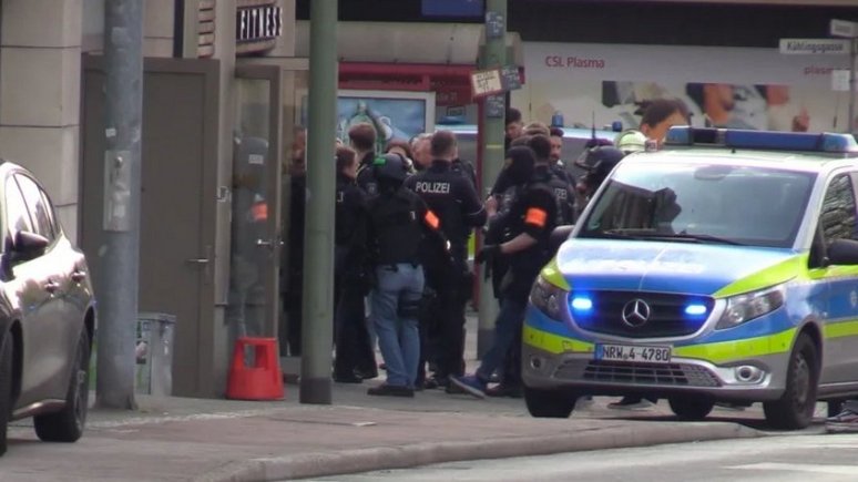 Bild: полиция разыскивает виновных в ножевой атаке в фитнес-клубе в Дуйсбурге