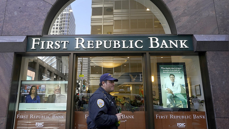 Bloomberg: почти половина американцев переживает за сохранность банковских вкладов