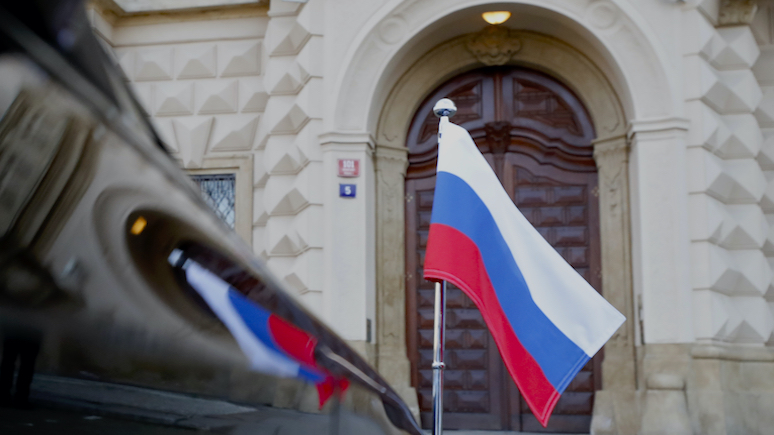 «Слишком много квадратных метров»: Чехия намерена пересмотреть права собственности на недвижимость, переданную российским дипломатам