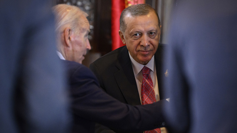 19FortyFive: задабривая Турцию, Байден доведёт НАТО до внутренней войны
