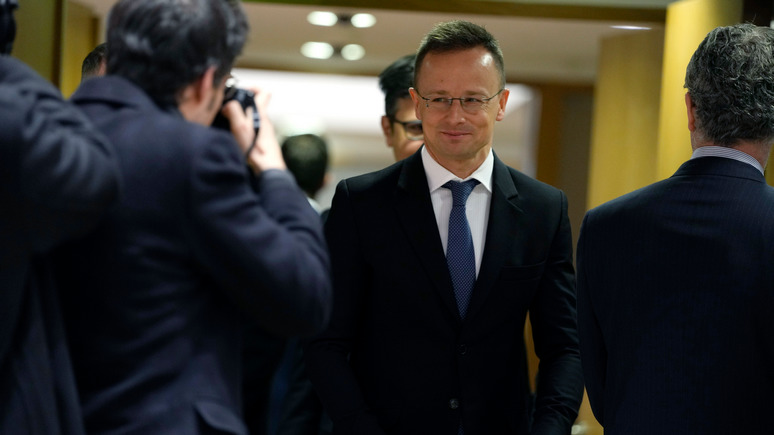 CNBC: глава МИД Венгрии назвал попытки экономического противостояния Европы Китаю самоубийством