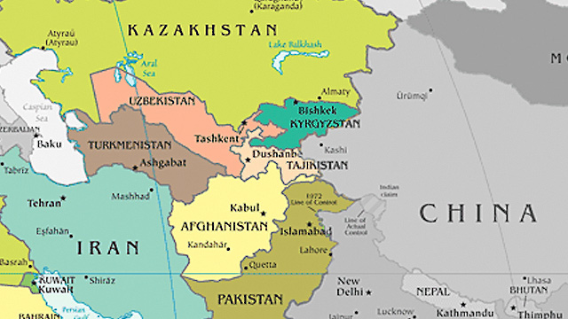 Таджикистан перед сложным выбором: Россия или США