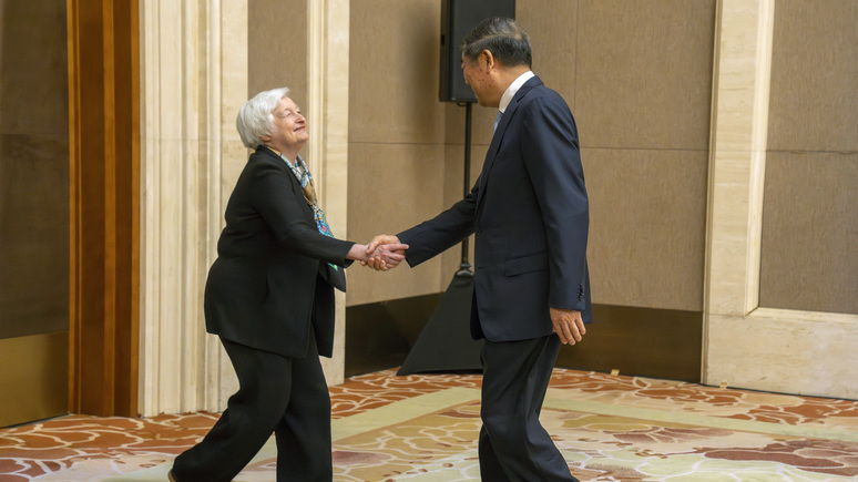 NYP: «позорная слабость» — министра финансов США раскритиковали за поклоны китайцам