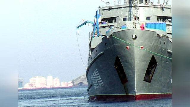 С базы в Сирии россиян вывезет непредназначенное для этого судно