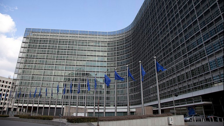 Politico: американская экономистка отказалась от работы в Еврокомиссии после критики Макрона